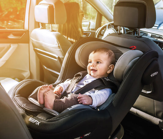 5 vetenskapliga skäl att låta ditt barn åka bakåtvänt